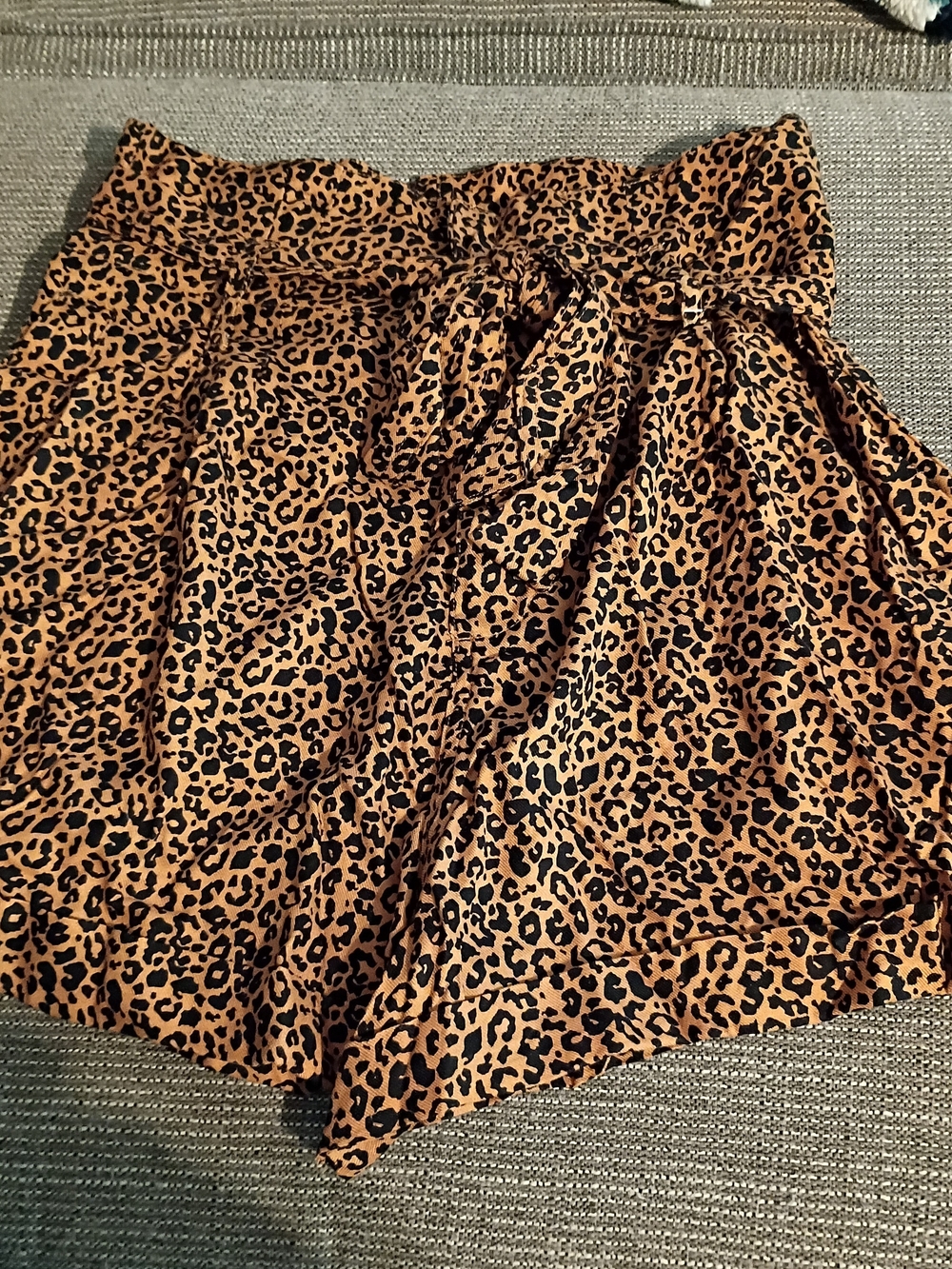 Topshop Leopard Print High Waist Shorts Size 8